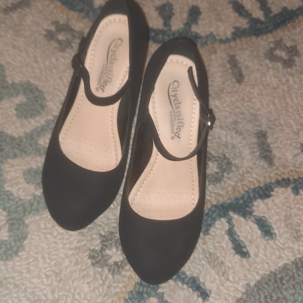 Brand New Vintage 7 1/2 Mary Janes